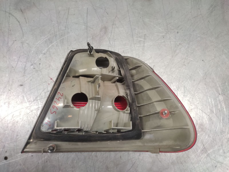 Recambio de piloto trasero izquierdo para bmw serie 3 berlina (e46) 2.0 16v diesel cat referencia OEM IAM   