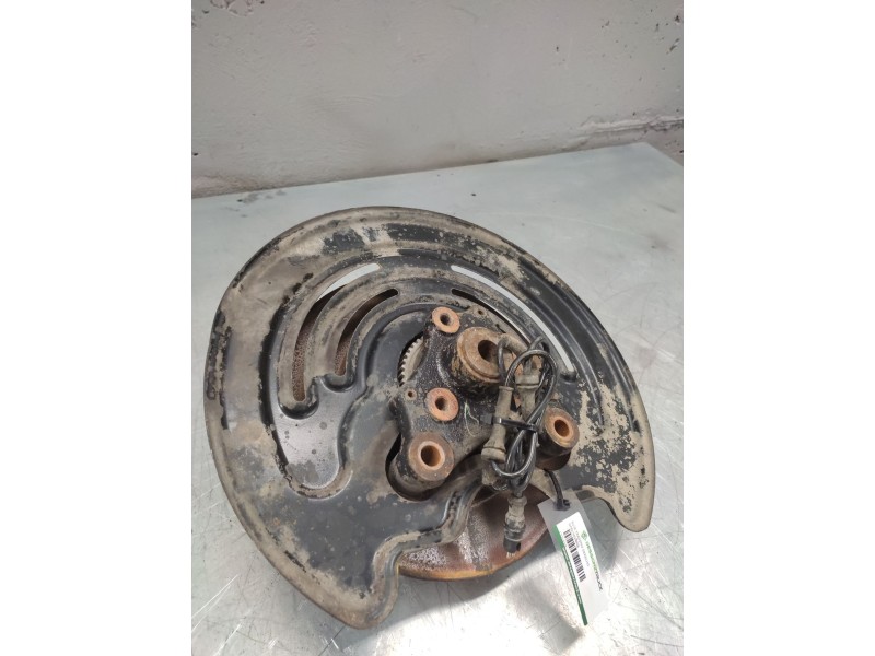 Recambio de buje trasero derecho para opel vivaro 1.9 cdti cat (f9q-760 / l08) referencia OEM IAM   