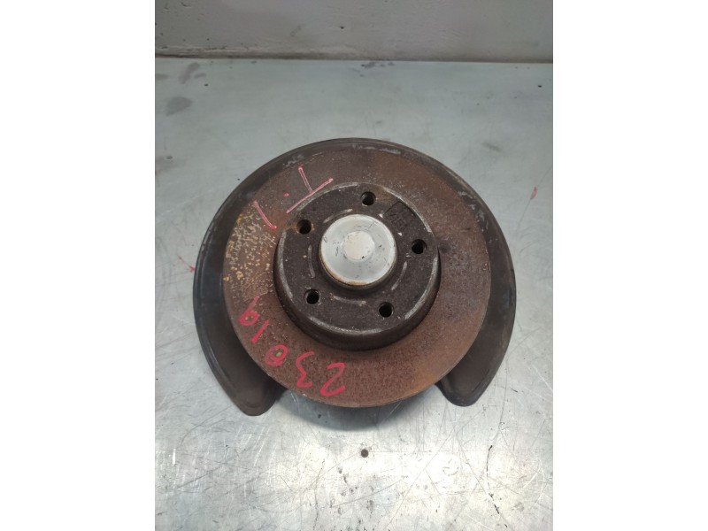 Recambio de buje trasero izquierdo para opel vivaro 1.9 cdti cat (f9q-760 / l08) referencia OEM IAM   