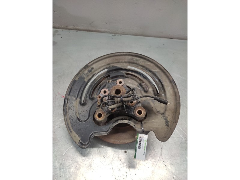 Recambio de buje trasero izquierdo para opel vivaro 1.9 cdti cat (f9q-760 / l08) referencia OEM IAM   