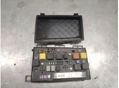 Recambio de caja reles / fusibles para opel astra h berlina 1.7 16v cdti referencia OEM IAM 743381  