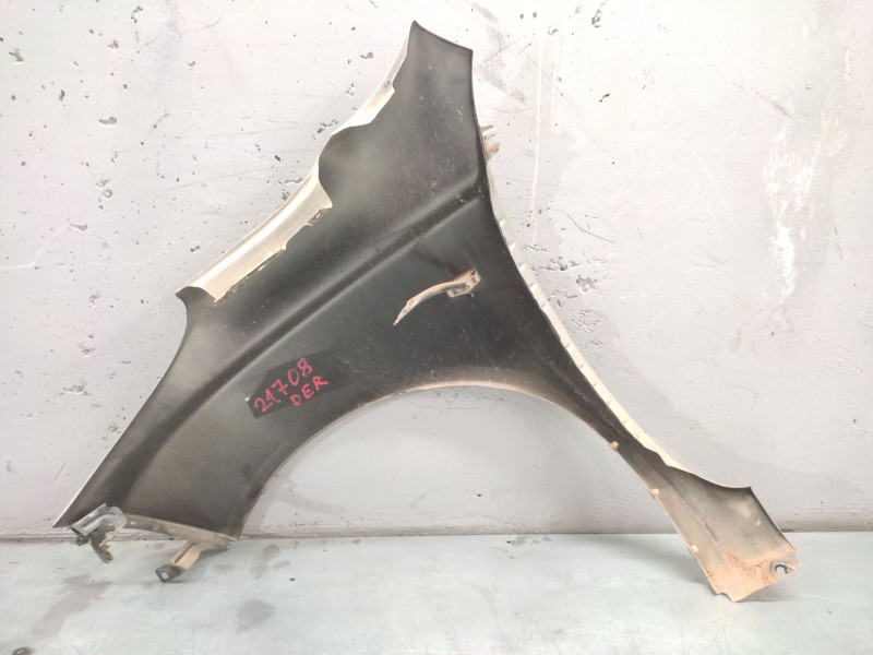 Recambio de aleta delantera derecha para nissan micra (k12e) acenta referencia OEM IAM   