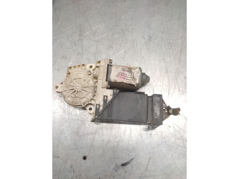 Recambio de motor elevalunas delantero derecho para seat leon (1m1) 1.9 tdi referencia OEM IAM   