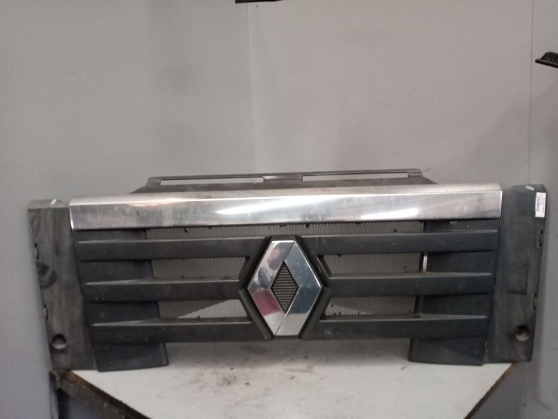 Recambio de paragolpes delantero para renault magnum ab 2005 12.8 diesel referencia OEM IAM 7421105746  