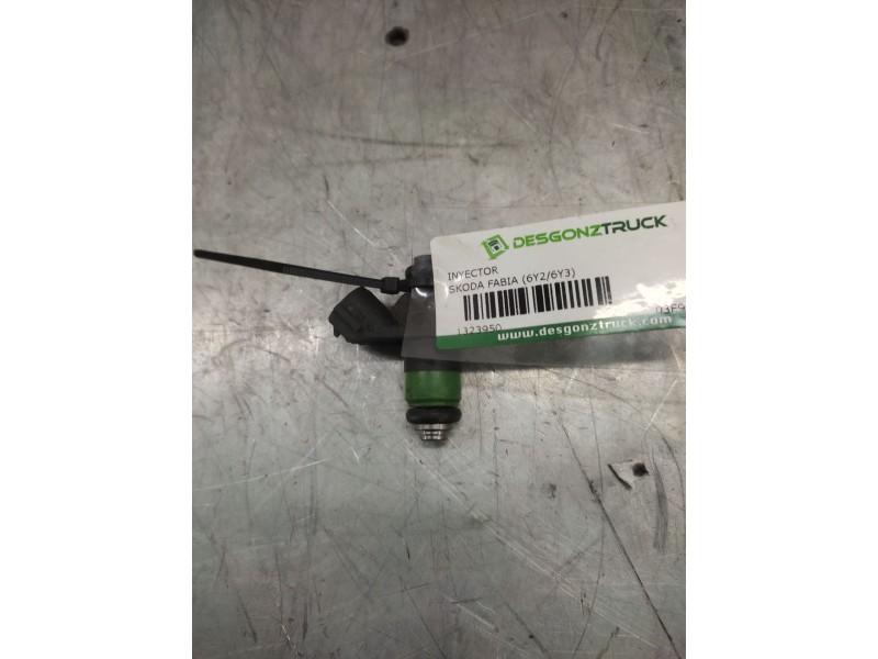 Recambio de inyector para skoda fabia (6y2/6y3) attractive referencia OEM IAM 03E906031  
