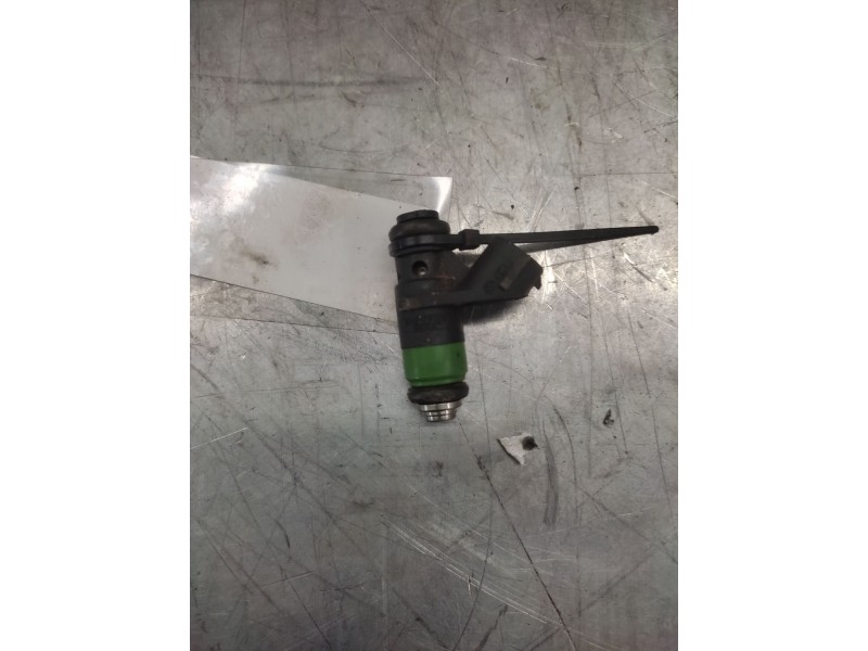 Recambio de inyector para skoda fabia (6y2/6y3) attractive referencia OEM IAM 03E906031  
