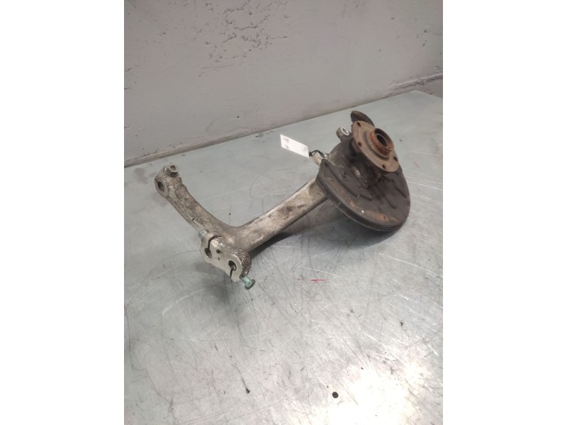 Recambio de mangueta delantera izquierda para audi a4 berlina (8e) 1.9 tdi (96kw) referencia OEM IAM   