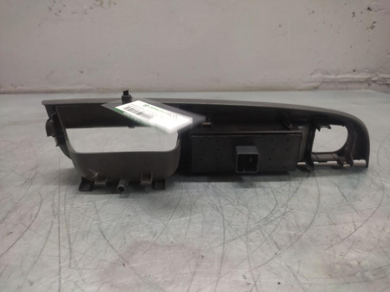 Recambio de mando elevalunas delantero izquierdo para volkswagen golf v berlina (1k1) conceptline (e) referencia OEM IAM 1K48680