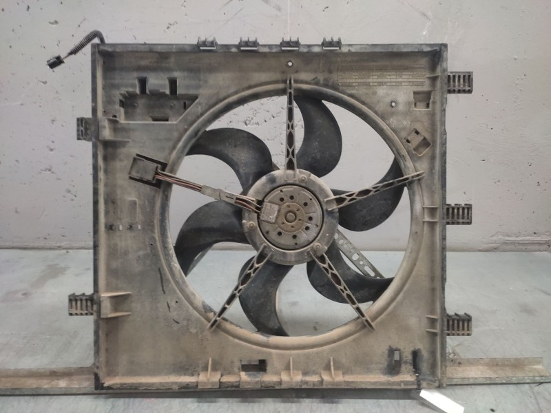 Recambio de electroventilador para mercedes-benz vito (w638) combi referencia OEM IAM 6385004800  