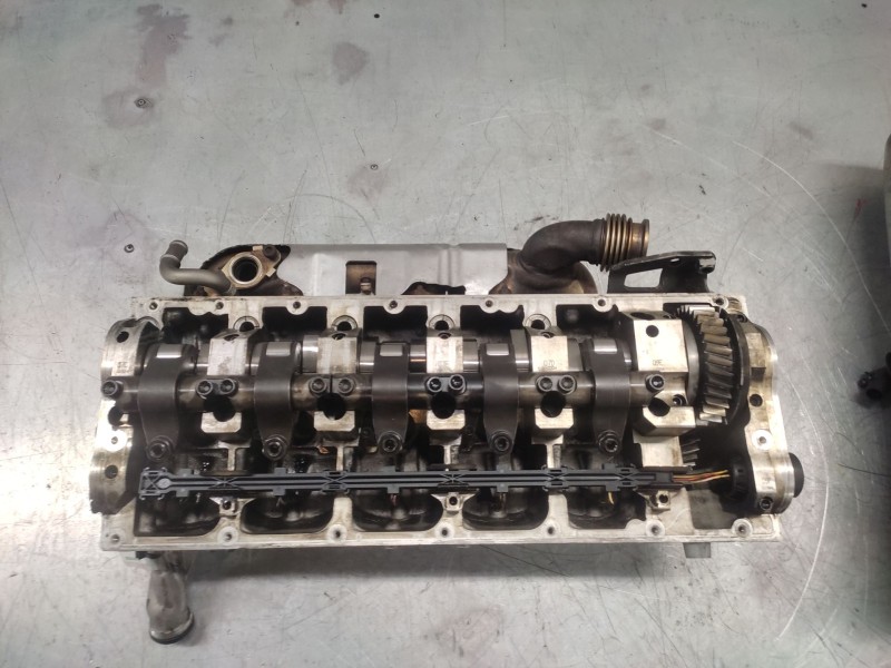 Recambio de culata para volkswagen touareg (7l6) tdi v10 referencia OEM IAM 071033735  