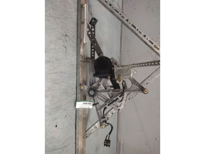 Recambio de elevalunas delantero derecho para mercedes-benz clase c (w201) berlina referencia OEM IAM 0130821072  