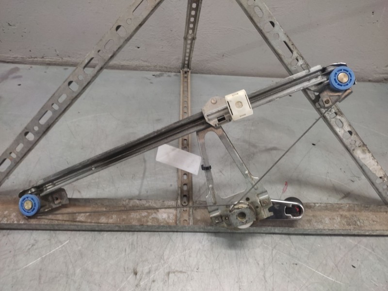 Recambio de elevalunas trasero derecho para mercedes-benz clase c (w201) berlina referencia OEM IAM   