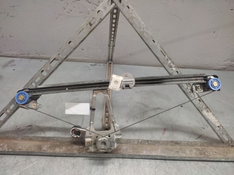 Recambio de elevalunas trasero izquierdo para mercedes-benz clase c (w201) berlina referencia OEM IAM   