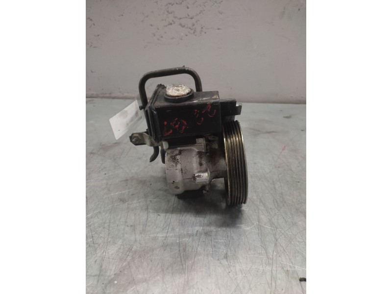 Recambio de bomba servodireccion para peugeot 308 sw confort referencia OEM IAM 9636320580  