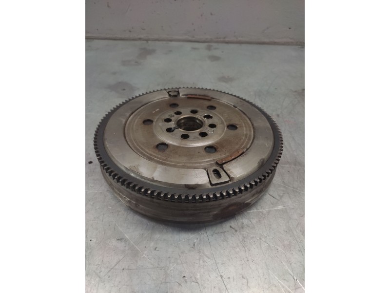 Recambio de volante motor para bmw serie 3 berlina (e46) 318i referencia OEM IAM   