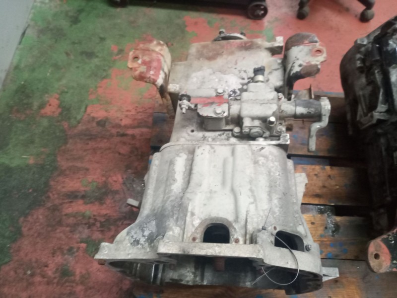 Recambio de caja cambios para iveco eurocargo referencia OEM IAM 2865613P00 7712347 8869368
