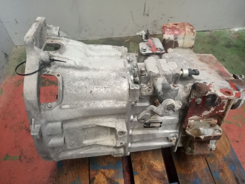Recambio de caja cambios para iveco eurocargo referencia OEM IAM 2865613P00 7712347 8869368