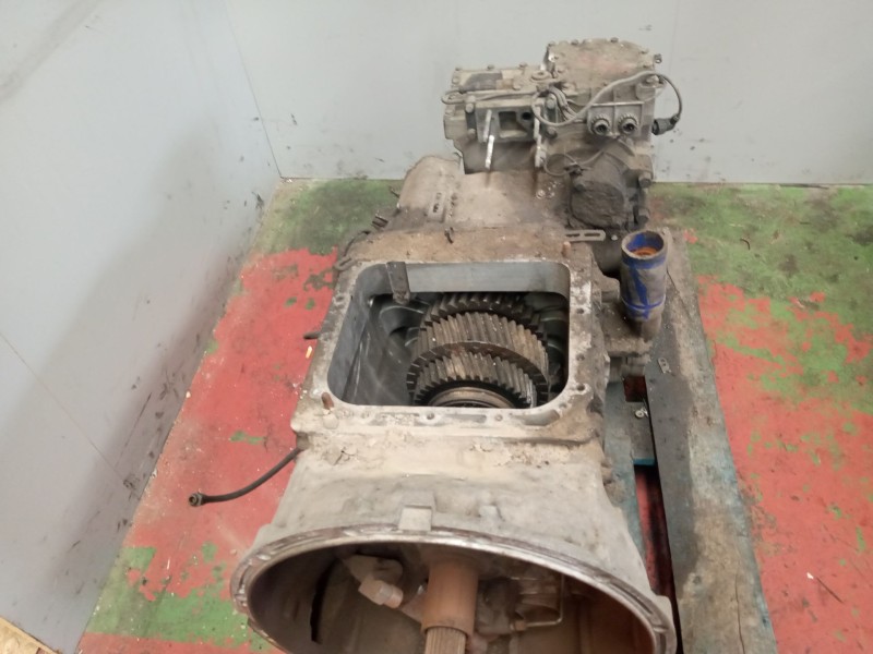 Recambio de despiece caja cambios para volvo trucks b12b referencia OEM IAM VT2412B  3190325