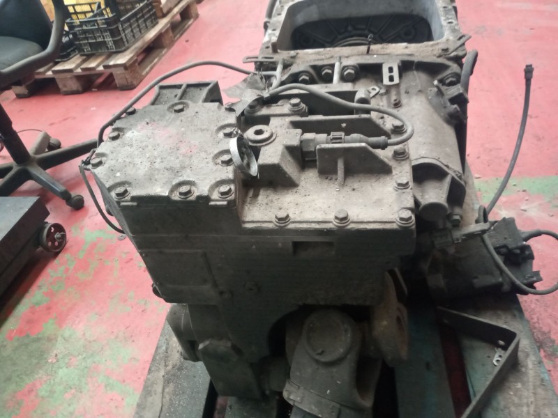 Recambio de despiece caja cambios para volvo trucks b12b referencia OEM IAM VT2412B  3190325