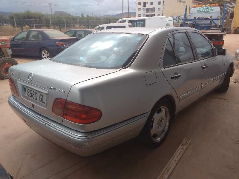 mercedes-benz clase e (w210) berlina diesel del año 1999