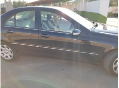 mercedes-benz clase c (w203) berlina del año 2004 2