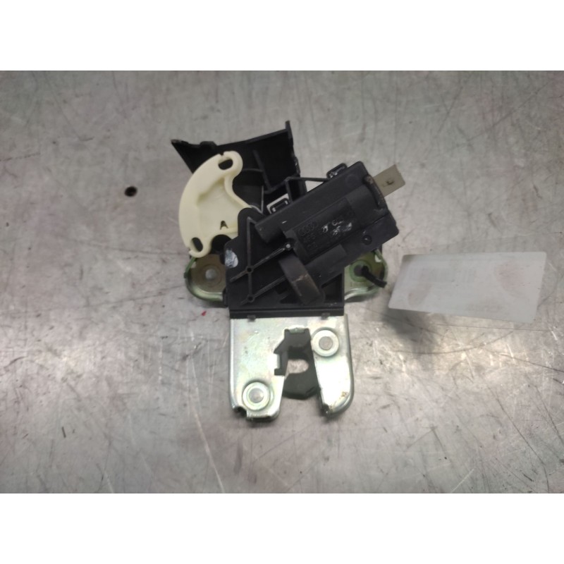 Recambio de cerradura maletero / porton para volkswagen jetta iii (1k2) 1.6 referencia OEM IAM 4F5827505D  3 PINS