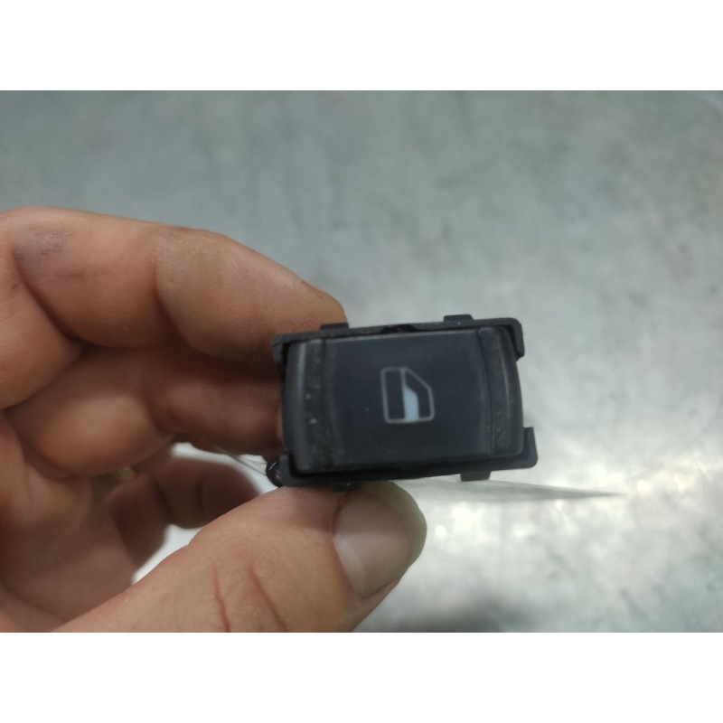 Recambio de mando elevalunas delantero derecho para volkswagen golf iv berlina (1j1) 1.9 tdi referencia OEM IAM 3B0959855B  