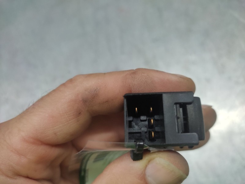 Recambio de mando elevalunas delantero derecho para volkswagen golf iv berlina (1j1) 1.9 tdi referencia OEM IAM 3B0959855B  