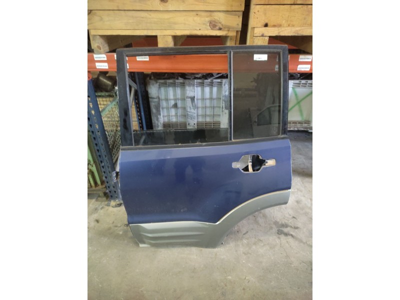 Recambio de puerta trasera izquierda para mitsubishi pajero -- referencia OEM IAM   
