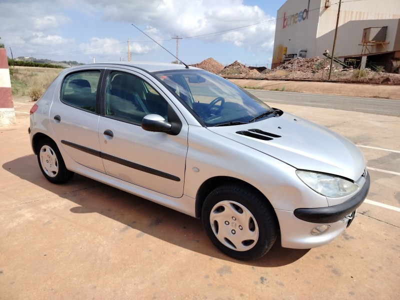 peugeot 206 berlina del año 1998