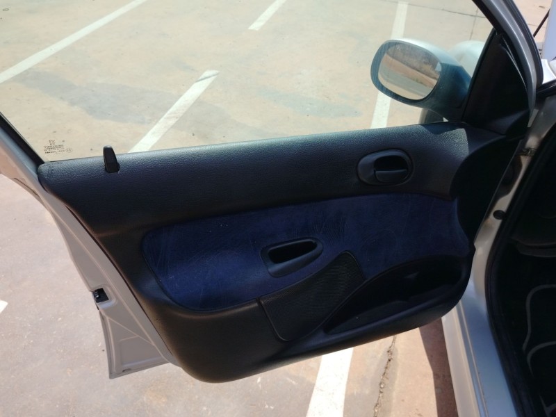 peugeot 206 berlina del año 1998