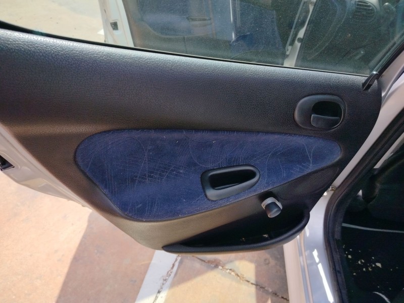 peugeot 206 berlina del año 1998