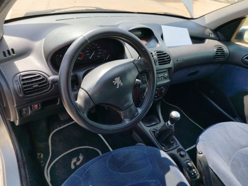 peugeot 206 berlina del año 1998