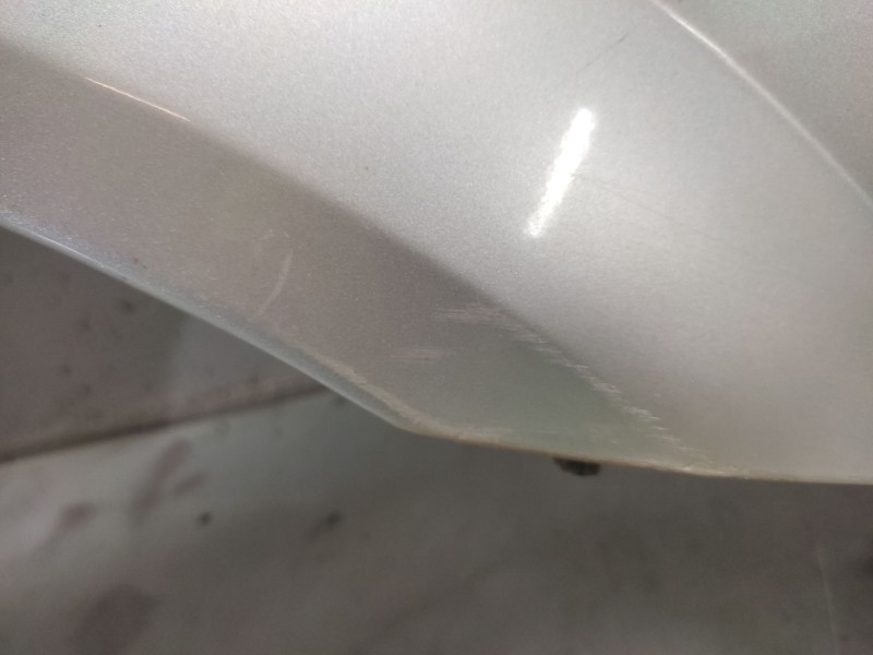 Recambio de aleta delantera derecha para kia carens 2.0 crdi ex monovolumen referencia OEM IAM   