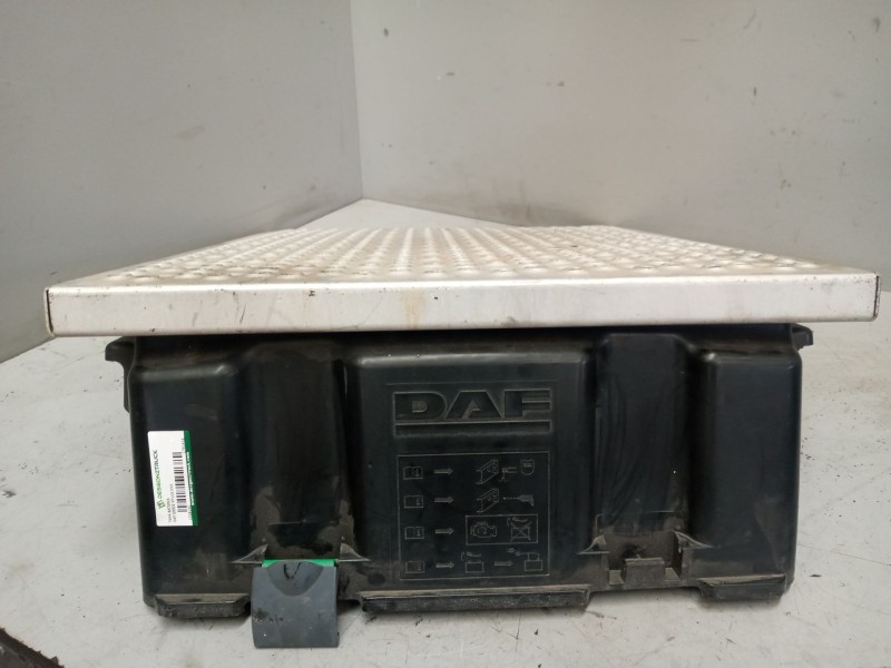 Recambio de tapa bateria para daf serie xf105.xxx 12.9 diesel referencia OEM IAM 1791916  