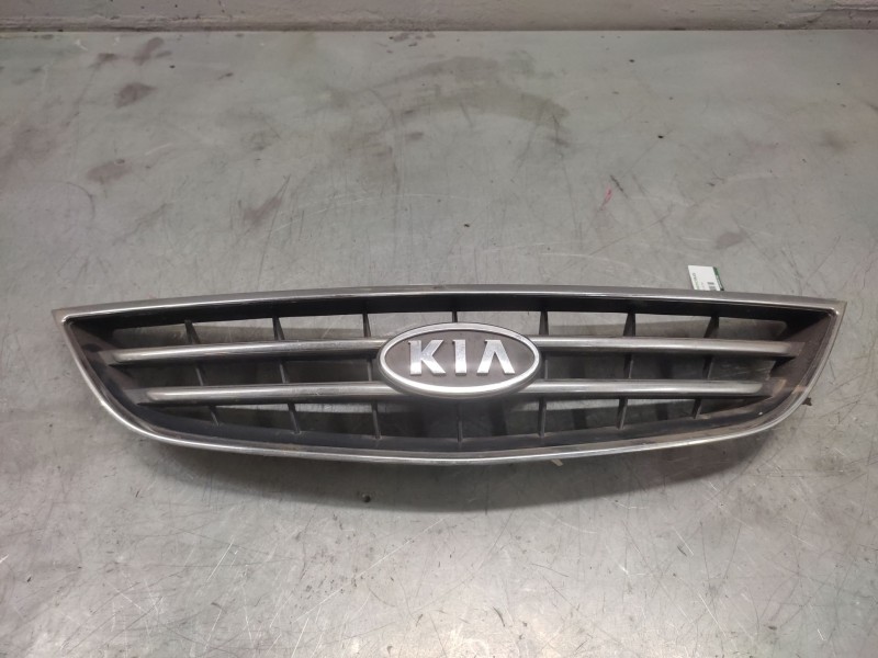 Recambio de rejilla delantera central para kia carens 2.0 crdi ex monovolumen referencia OEM IAM   