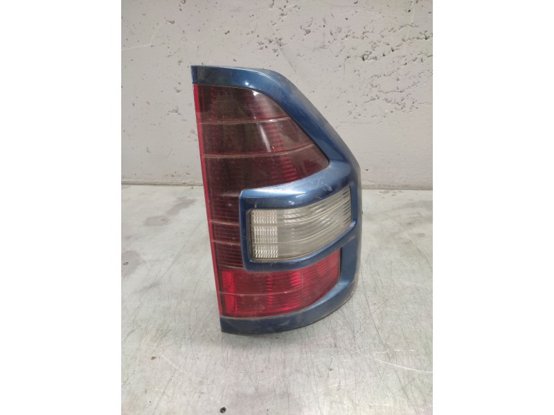 Recambio de piloto trasero derecho para mitsubishi pajero -- referencia OEM IAM   