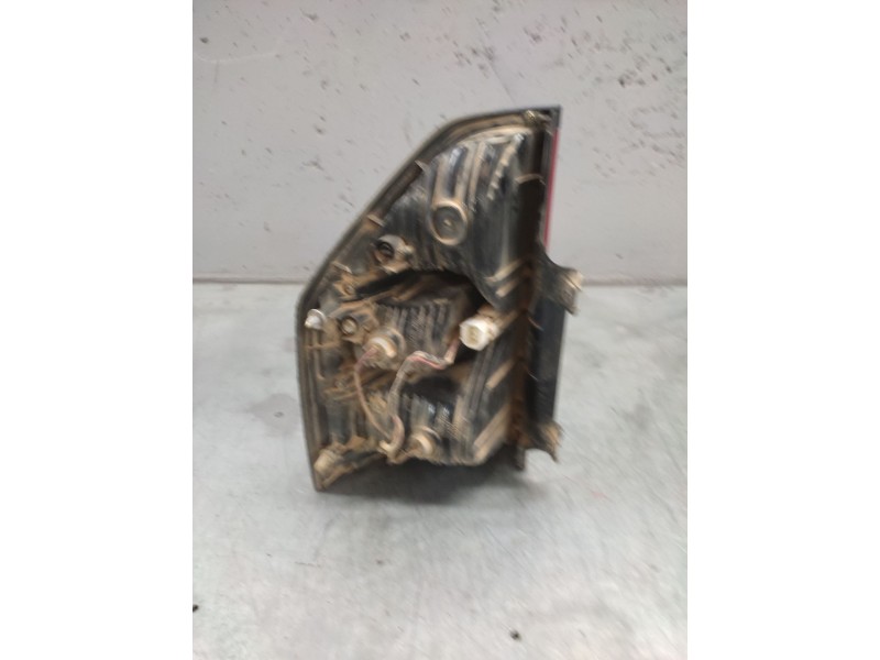 Recambio de piloto trasero derecho para mitsubishi pajero -- referencia OEM IAM   