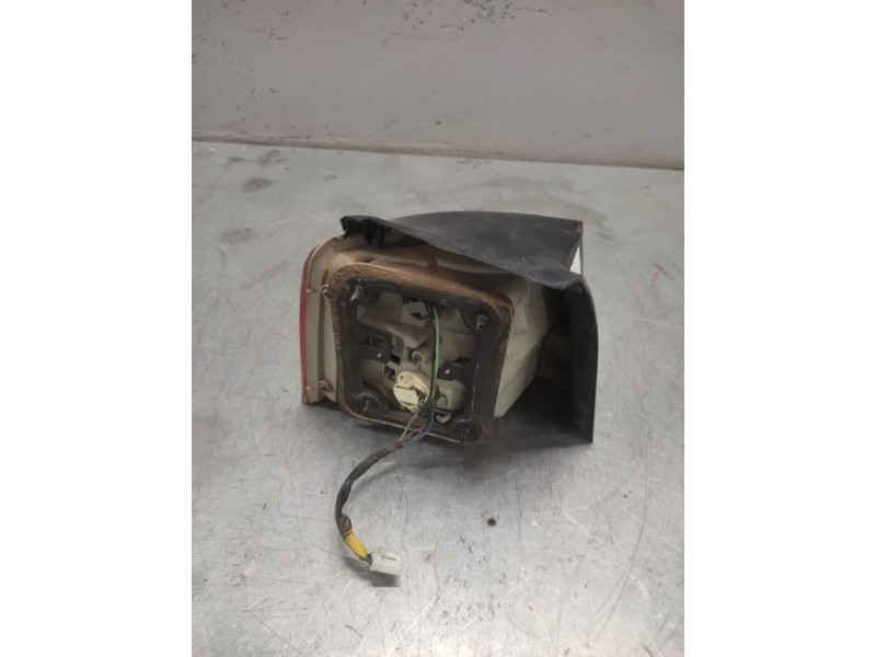 Recambio de piloto trasero derecho para kia carens 2.0 crdi ex monovolumen referencia OEM IAM   