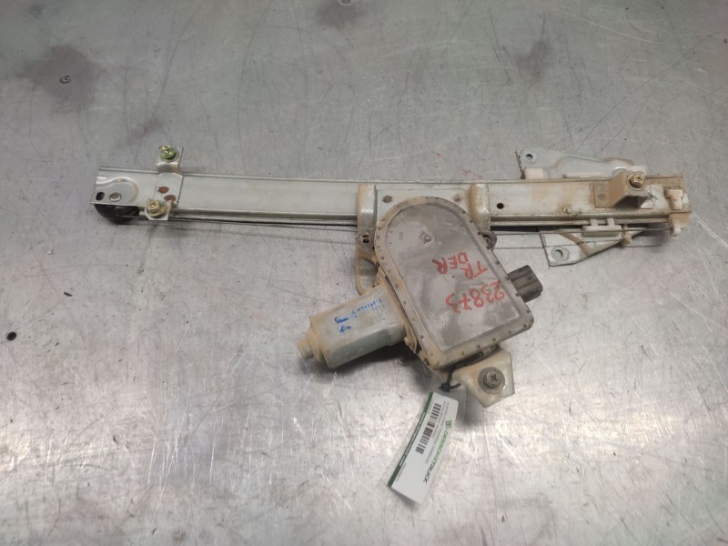 Recambio de elevalunas trasero derecho para mitsubishi pajero -- referencia OEM IAM MR436870  