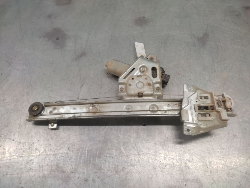 Recambio de elevalunas trasero derecho para mitsubishi pajero -- referencia OEM IAM MR436870  