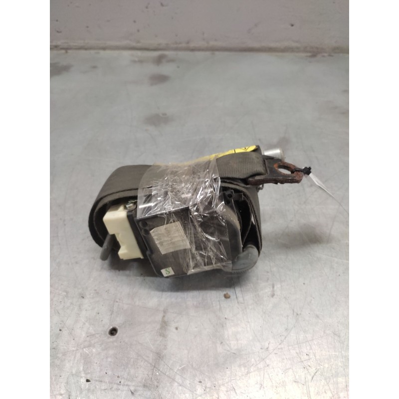 Recambio de cinturon seguridad delantero derecho para fiat punto berlina (188) 1.2 8v active referencia OEM IAM 33043156A  