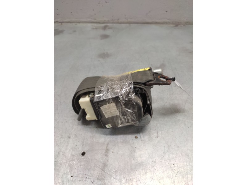 Recambio de cinturon seguridad delantero derecho para fiat punto berlina (188) 1.2 8v active referencia OEM IAM 33043156A  