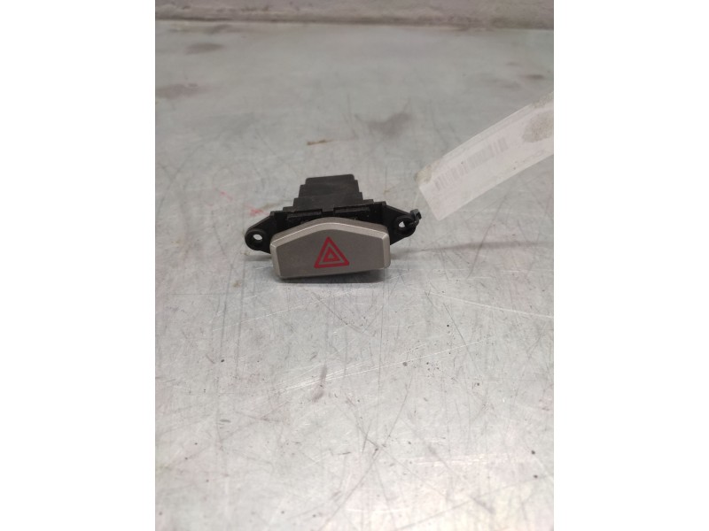 Recambio de warning para kia carens 2.0 crdi ex monovolumen referencia OEM IAM  8 PINS 