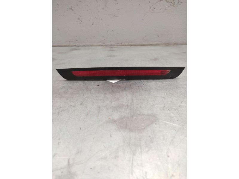 Recambio de luz central de freno para citroën c3 1.1 furio referencia OEM IAM 9638523480  
