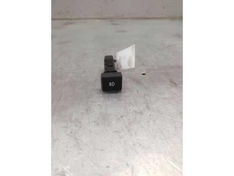 Recambio de boton antiniebla para kia carens 2.0 crdi ex monovolumen referencia OEM IAM  6 PINS 