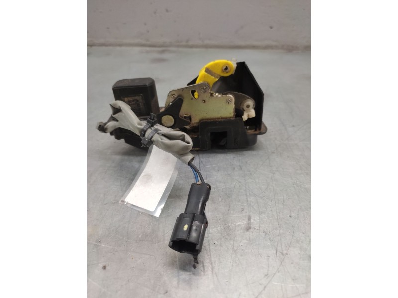 Recambio de cerradura puerta trasera derecha para kia carens 2.0 crdi ex monovolumen referencia OEM IAM   