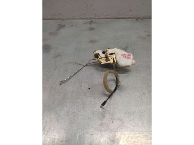 Recambio de cerradura puerta delantera derecha para mitsubishi pajero -- referencia OEM IAM   