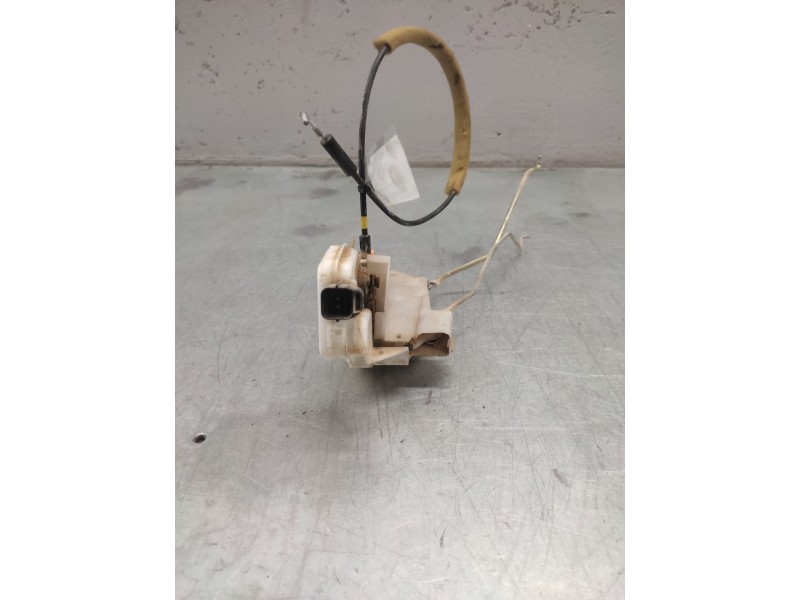Recambio de cerradura puerta delantera izquierda para mitsubishi pajero -- referencia OEM IAM   