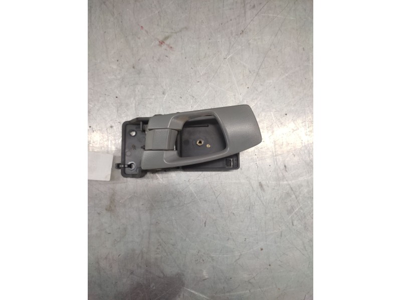 Recambio de maneta interior trasera derecha para kia carens 2.0 crdi ex monovolumen referencia OEM IAM   